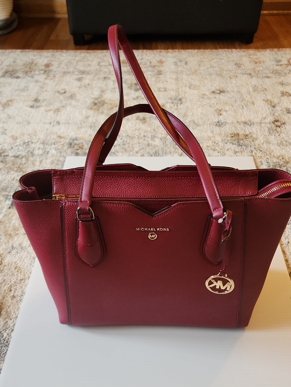 Michael Kors Mae Pebbled Leather Tote with Gold Logo Charm. NWT